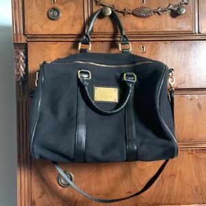 Victoria Secret purse excellent condition black with pink lining